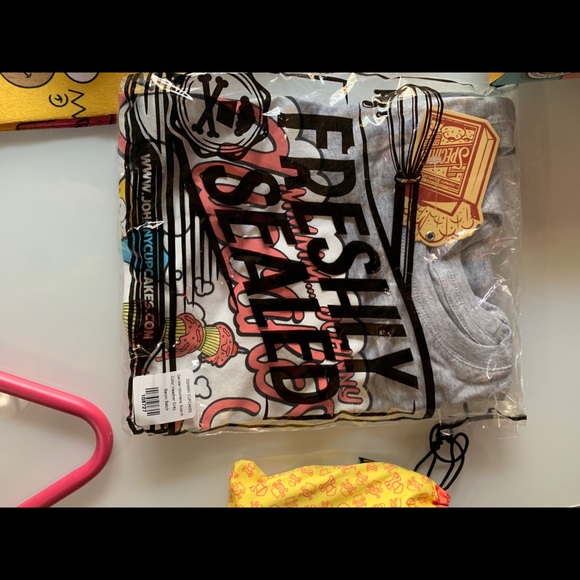 COPY - Johnny Cupcakes Simpson’s - Picture 6 of 8